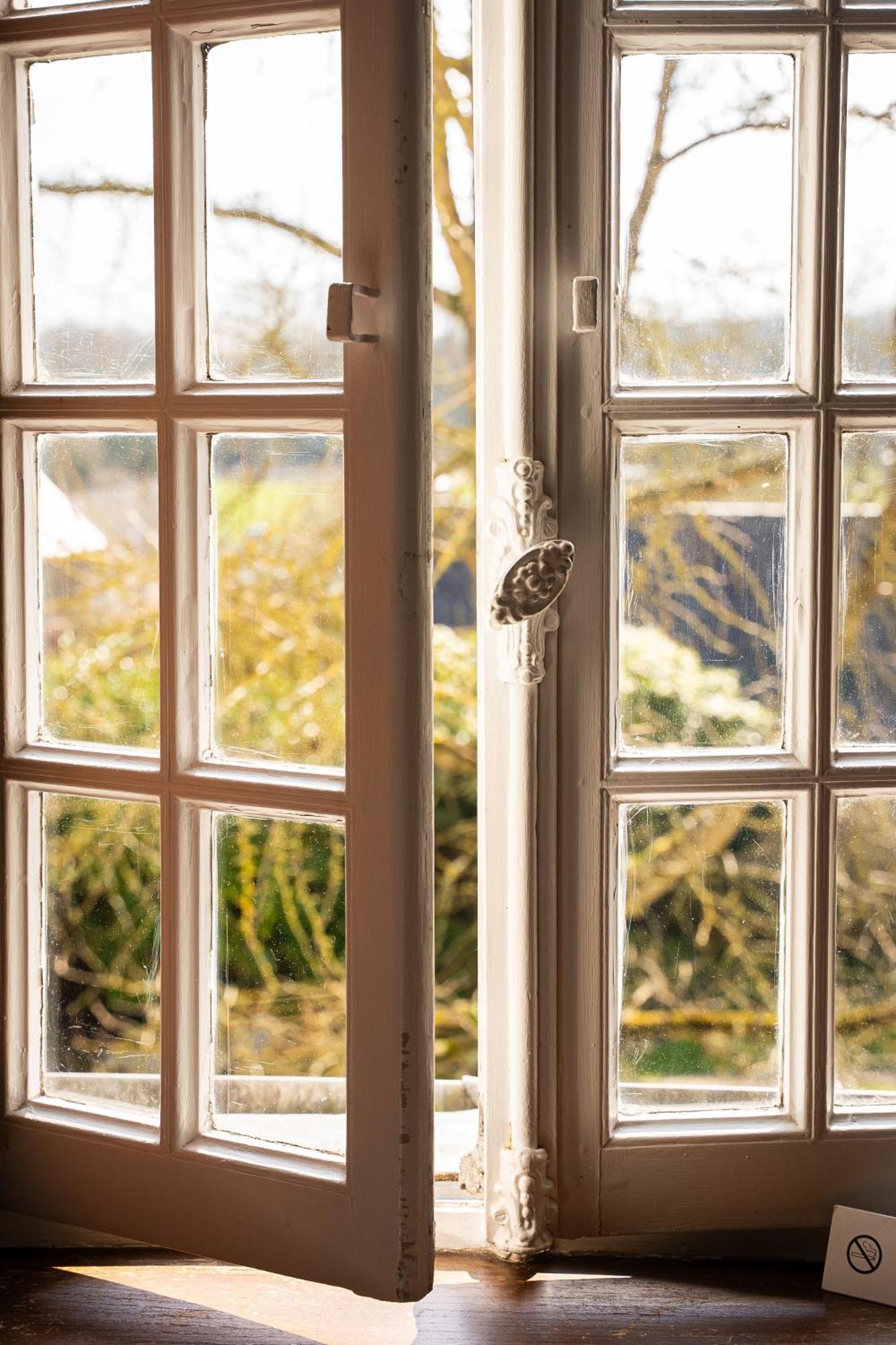 Bed and Breakfast La Meffrais 1741 Dinan Habitación foto